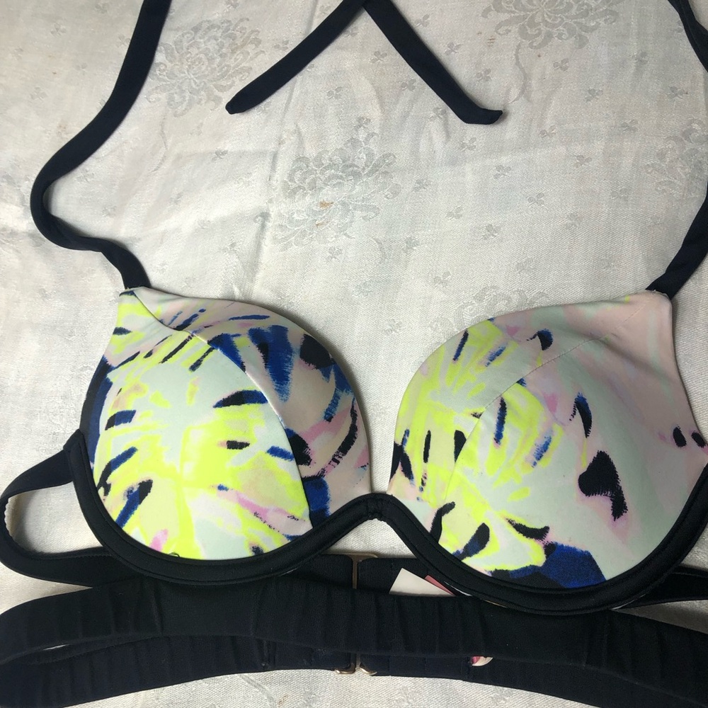 Victorias Secret Swim The Hottie Halter Banded Push-Up Bikini Top Multi-Col